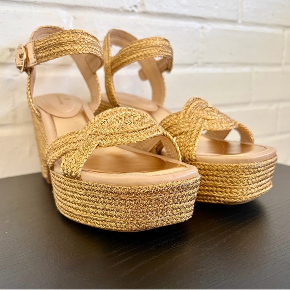 Bandolino Sabinna Platform Wedge in Gold, SZ 8.5 NWOB - Picture 8 of 12